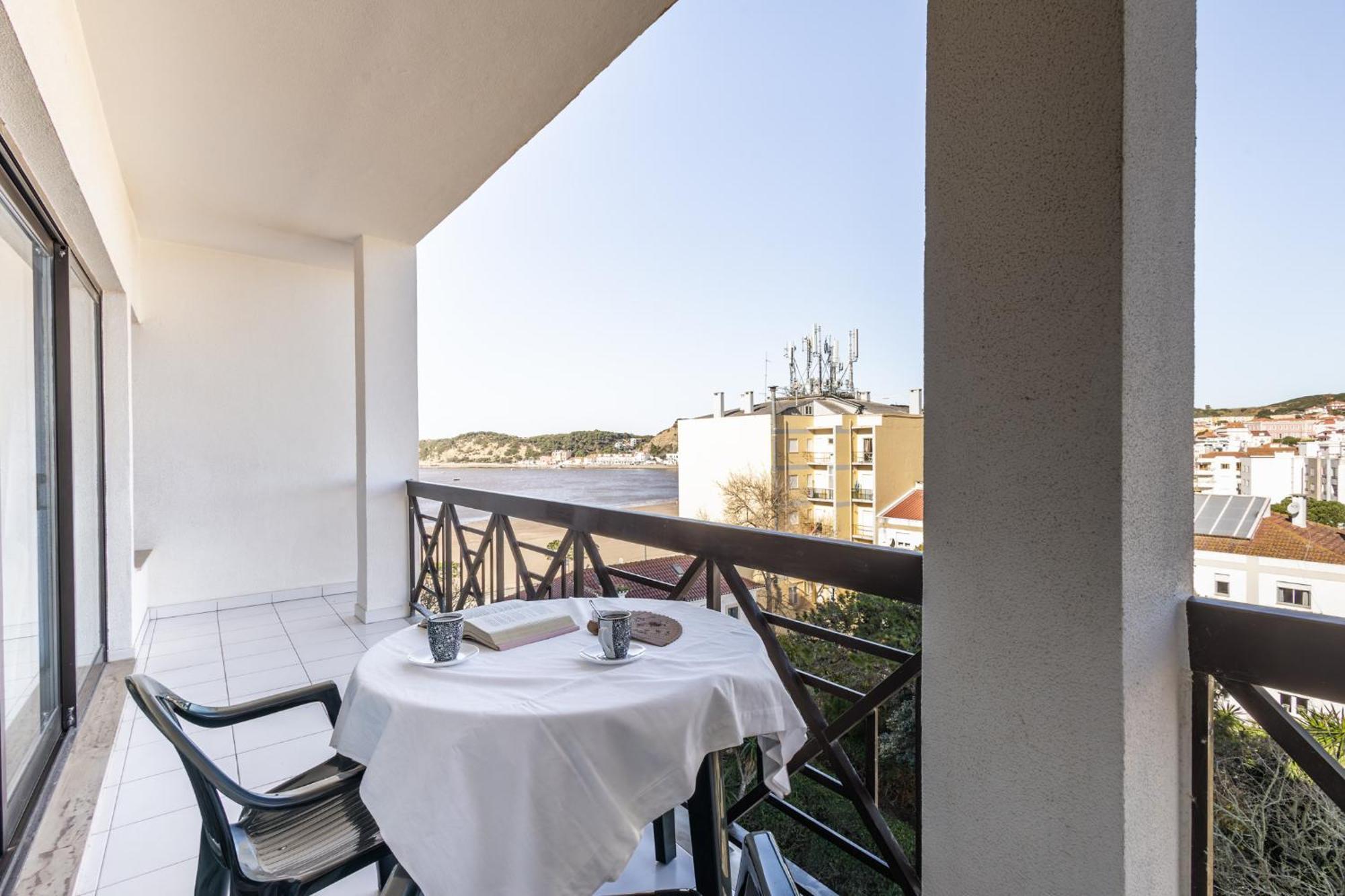 Infante 1 - A Poucos Metros Da Baia Apartment São Martinho do Porto Exterior foto